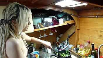 xvidios BoatBabesXXX – Naked Lexi Showing How Hot It Getting In The Kitchen